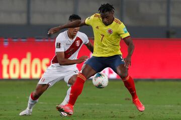 La Selección Colombia derrotó 0-3 a Perú en el estadio Nacional de Lima, por la séptima jornada de las Eliminatorias Sudamericanas.