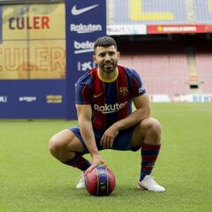 El Kun cobrará 17 millones menos que en el City por temporada