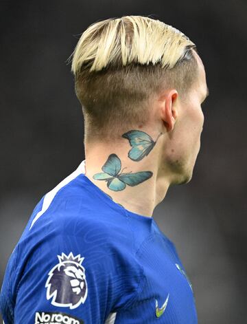 Detalle del tatuaje del jugador del Chelsea Mykhailo Mudrik. 