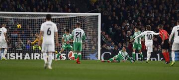 0-1. Luka Modric marcó el primer gol.