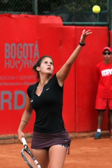 Mariana Duque es la Colombia que continua con vida en el certamen. Avanzó a segunda ronda tras vencer a Timea Babos [7] (HUN), número 89 del mundo, por 6-4, 6-7 (10) y 6-3.