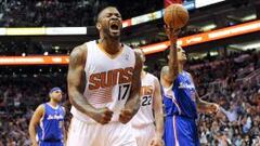 P.J. Tucker, celebra una acci&oacute;n positiva con los Suns.