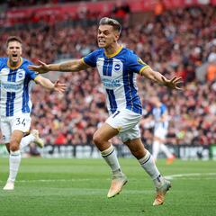 Premier League leaders Arsenal ‘in talks’ to sign Brighton’s Leandro Trossard