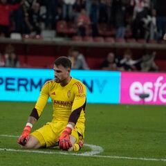 Poussin regresa redimido a Gijón