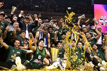 Al igual que el Real Madrid, el club con más Copas de Europa de Grecia ha participado en 13 Finals Four. Los griegos tienen un idilio con las finales en esta competición, ya que de las ocho que han disputado solo han perdido una. 