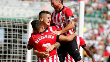 ELCHE, 11/09/2022.- ELCHE, 11/09/2022.- El Athletic Club celebra el gol de penalti de Sancet (2i) durante un momento del encuentro Elche-Athletic de Primera División de fútbol celebrado en el estadio Martinez Valero de Elche este domingo. EFE/ Manuel Lorenzo