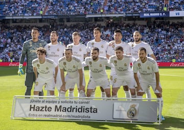 El Real Madrid salió con Areola; Odriozola, Varane, Ramos, Carvajal; Casemiro, Valverde, Kroos; Bale, Benzema y Hazard.

