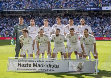 El Real Madrid sali¨® con Areola; Odriozola, Varane, Ramos, Carvajal; Casemiro, Valverde, Kroos; Bale, Benzema y Hazard.