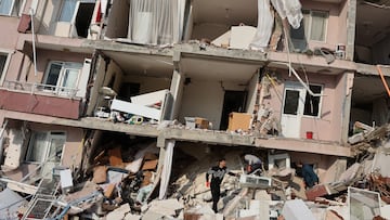 Thousands of buildings collapse in Turkey and Syria earthquake