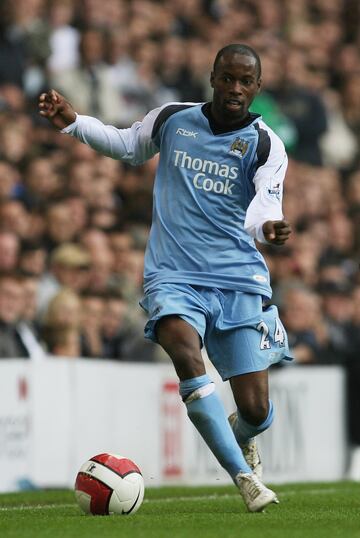 DeMarcus Beasley es probablemente el mejor defensor estadounidense que juega en Europa. Reclamó dos títulos de la Eredivisie, una Copa KNVP, dos títulos de la Premier League de Escocia, jugó en cuatro Copas del Mundo con el USMNT y está empatado en el segundo lugar por las apariciones de todos los tiempos en el torneo más grande de su país. Jugó con PSV, Manchester City, Rangers y Hannover.