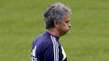 El técnico madridista durante el entrenamiento efectuado ayer en las instalaciones del club en Valdebebas.