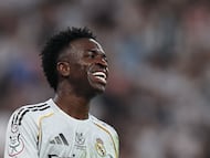 Real Madrid's Brazilian forward #07 Vinicius Junior reacts during the Spanish Supercup semi-final football match between Atletico Madrid and Real Madrid at King Abdullah Sports City�in Jeddah on January 8, 2026. (Photo by Fadel SENNA / AFP)