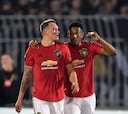 Martial pone líder al United y al Roma le empatan en el 94'