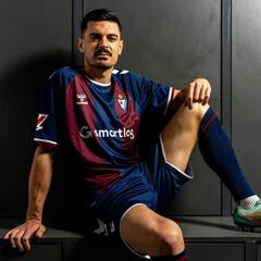 El Eibar presenta su nueva armadura para este curso