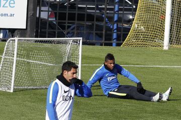 Barrios y Fabra entrenan con Boca a la espera de Cardona