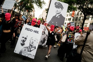 The best signs, banners and protest slogans at the No Kings rallies on Oct. 18