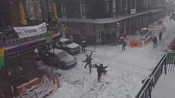 Snowball fight erupts in unbelievable New Orleans scene