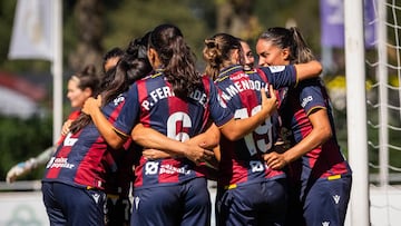 Las jugadoras del Levante celebran un gol. | @LUDfemenino