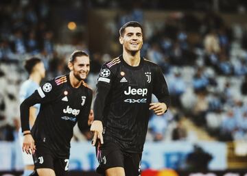 Segunda temporada consecutiva del punta a préstamo en la Juventus. El club italiano tenía la opción de ampliar la cesión por un curso más y la ejecutó. El próximo verano deberá decidir si paga los 35 millones para quedarse definitivamente con el jugador o vuelve al Atlético. La temporada pasada logró 20 tantos y 12 asistencias y este curso, sin Cristiano en la plantilla, deberá ser igual o más importante. Titular indiscutible, estrenó su cuenta ante el Nápoles y en Champions contra el Malmö.