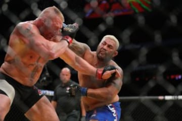 Los golpes más brutales en los combates de la UFC