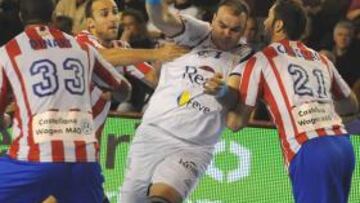 <b>EXAMEN. </b>La defensa rojiblanca tendrá trabajo ante Baena.