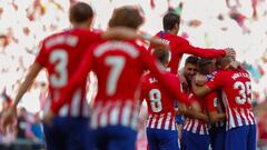 El Atl&eacute;tico celebra el gol de Koke al Sevilla. En el medio de la pi&ntilde;a, God&iacute;n.