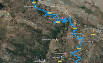 Fisionom¨ªa del puerto desde Google Maps, donde se notan perfectamente las curvas