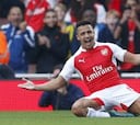 Alexis Sánchez brilló con un doblete para Arsenal en clásico