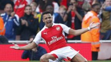 Alexis Sánchez brilló con un doblete para Arsenal en clásico