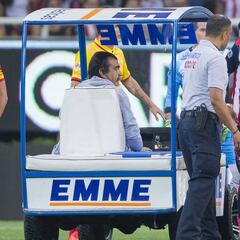 Ángel Zaldívar salió del partido por una lesión en el tobillo