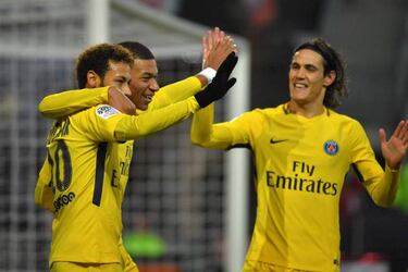 Neymar in devastating form as PSG extend Ligue 1 lead