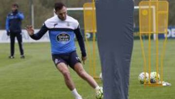 Lucas P&eacute;rez durante un entrenamiento. 