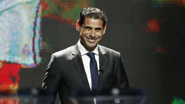 Fernando Hierro durante el sorteo de la frase de grupos de la Champions League 2014/2015