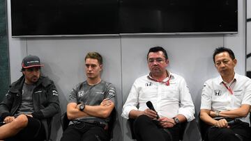 Alonso, Vandoorne, Boullier Hasegawa.