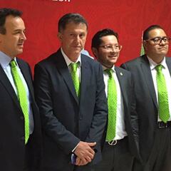 Osorio y compañía visitan sedes del Tri para la Confederaciones