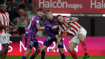 16/12/23 PARTIDO 2? DIVISION
SPORTING DE GIJON - LEGANES
IZQUIERDOZ CON DOS CONTRARIOS