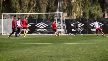 La exquisita definición de Vilches en el entrenamiento albo