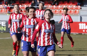 Las jugadoras del Atlético Femenino celebran un gol.