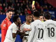 Iturralde González, referee for AS and Cadena SER, reviews and analyzes all the controversial and contentious plays of matchday 25 of LaLiga EA Sports.