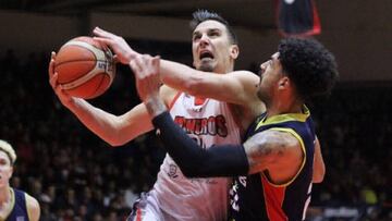 Ri&ntilde;a entre fans de Mineros y Le&ntilde;adores provoca veto a gimnasio