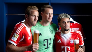 19 August 2025, Bavaria, Munich: Soccer: Bundesliga, Paulaner Lederhosen shoot at FC Bayern. Harry Kane (l-r), goalkeeper Manuel Neuer and Luis Diaz take part in the Paulaner Lederhosen shoot at FC Bayern Munich. Photo: Sven Hoppe/dpa - IMPORTANT NOTE: In accordance with the regulations of the DFL German Football League and the DFB German Football Association, it is prohibited to utilize or have utilized photographs taken in the stadium and/or of the match in the form of sequential images and/or video-like photo series. (Photo by Sven Hoppe/picture alliance via Getty Images)
