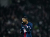 Paris Saint-Germain's French forward #10 Ousmane Dembele reacts during the French L1 football match between Paris Saint-Germain (PSG) and Paris FC at the Parc des Princes stadium in Paris on January 4, 2026. (Photo by Blanca CRUZ / AFP)