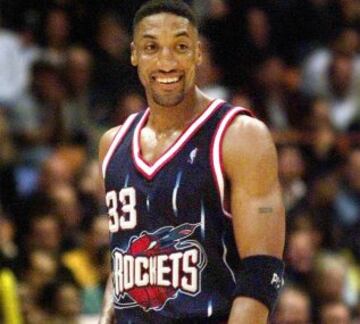 El eterno compañero de Michael Jordan en los Bulls dejó Chicago en 1998. Sus años en Portland, con un excelente equipo, también son recordados. Pero lo es menos el año que pasó en Houston Rockets después de Illinois y antes de regón. 