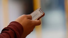 Todo chileno debería conocer esto: 4 trucos para cargar el celular cuando se corta la electricidad