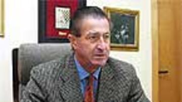 <b>OPTIMISTA</B>. Vega-Arango sabe que el triunfo ante el Terrassa condiciona la tesorería.