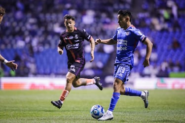 Paradela disfraza una crisis