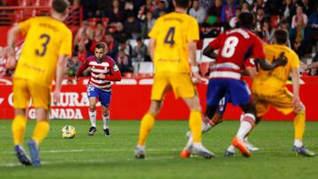 Alberto Perea, of Granada CF, scores the 2-2 goal during the La Liga Smartbank match between Granada CF and SD Ponferradina at Nuevo Los Carmenes Stadium on 12 March, 2023 in Granada, Spain.
(Photo by ?lex C¨¢mara/NurPhoto via Getty Images)