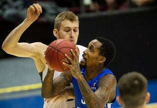 Jennings: "No volveré a jugar en un equipo con un padre e hijo"