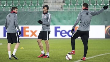 A la hora del partido habrá una sensación térmica de cero grados. Los leones se entrenaron con guantes y cuellos.