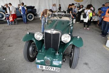 Tercera edición de la reunión y exhibición de automóviles clásicos en el circuito del Jarama